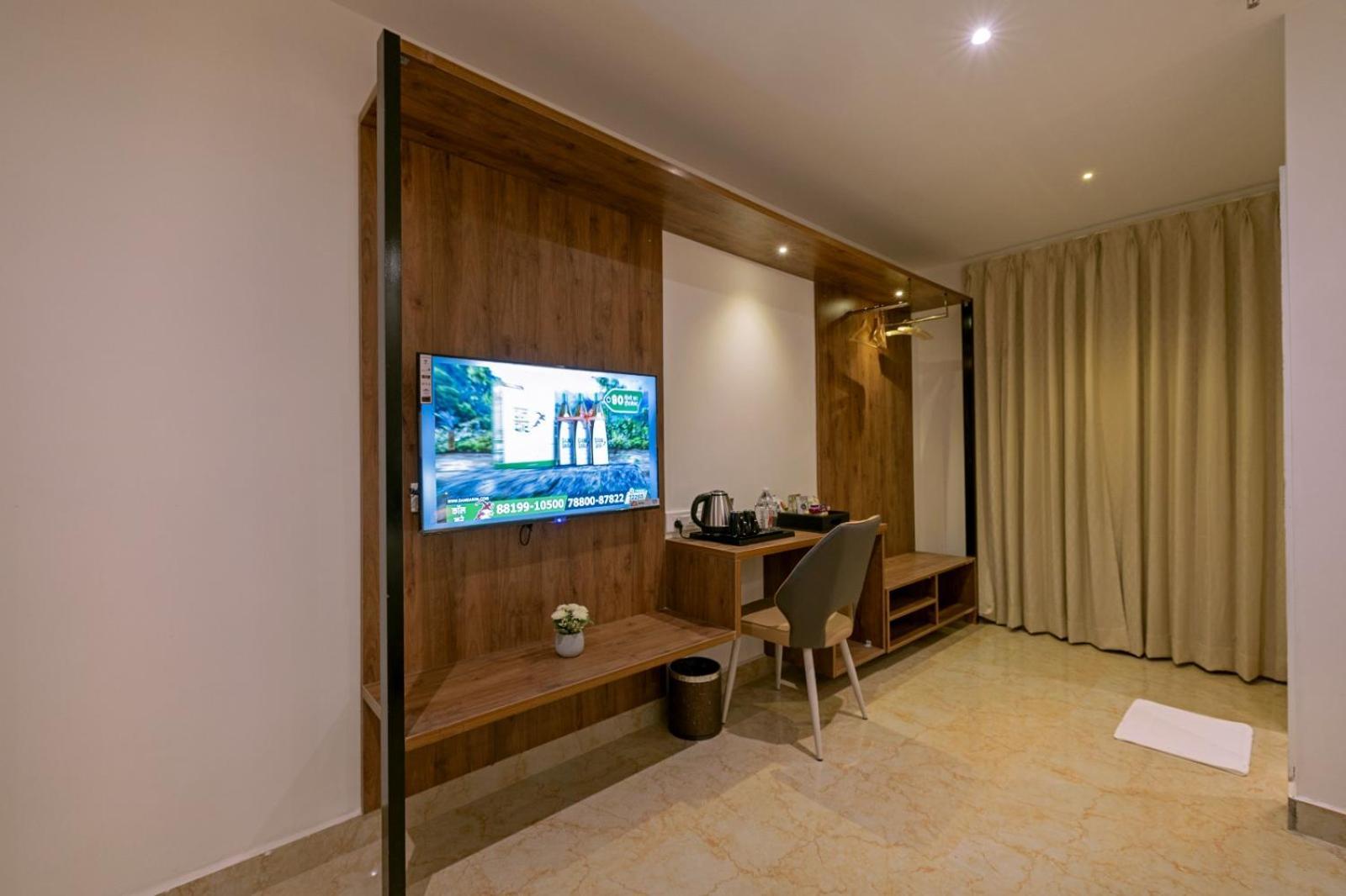 Grand Continent Hotel Gachibowli Near Us Consulate Экстерьер фото