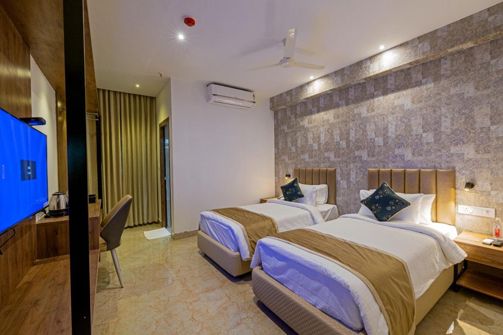Grand Continent Hotel Gachibowli Near Us Consulate Экстерьер фото