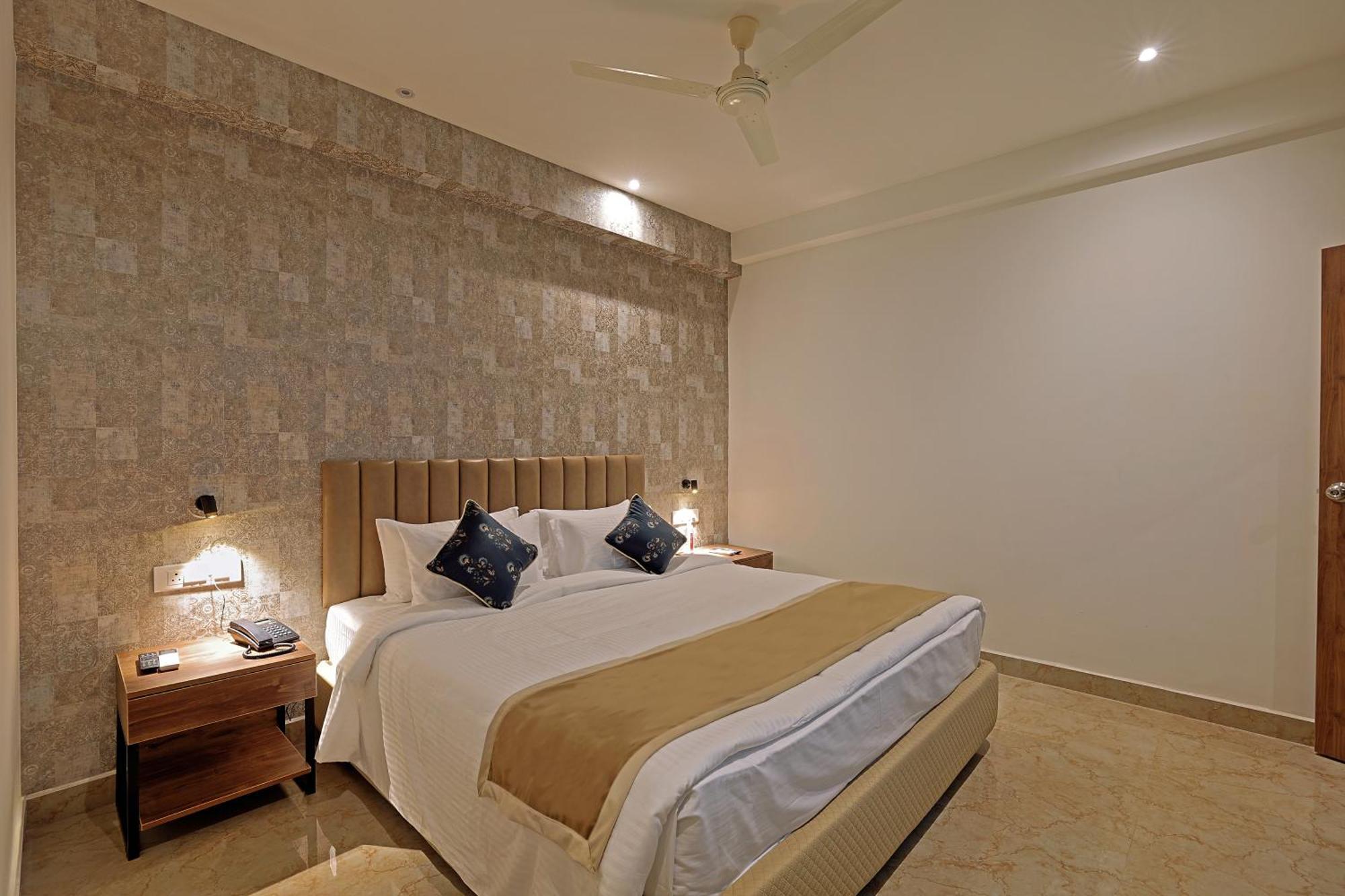 Grand Continent Hotel Gachibowli Near Us Consulate Экстерьер фото