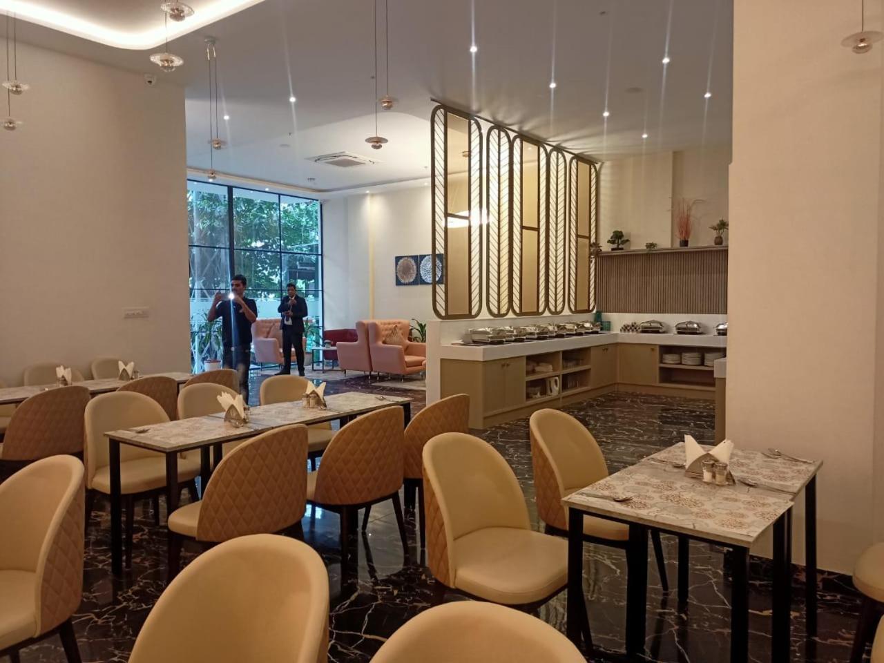Grand Continent Hotel Gachibowli Near Us Consulate Экстерьер фото